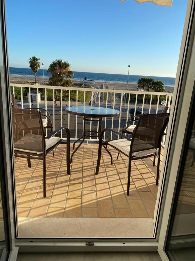 Apartamento Dos Faros 콘일데라프론테라 외부 사진